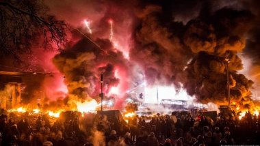 Ukrayna'da cephanelikte patlama: 20 bin kişi tahliye edildi