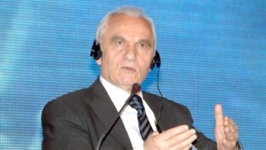 AKP'nin ilk Dışişleri Bakanı Yaşar Yakış: Dünya, Kürtleri gündemine taşırken biz düşürdük