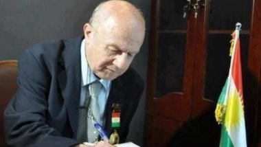 İsmail Beşikci;Kanımca, Kürdlerin önemli bir kısmı, bölünmenin, parçalanmanın, paylaşılmanın bilincinde bile değildir.