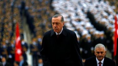 Binali Yıldırım genel başkanlıktan istifa etti