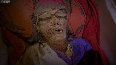 Ölüleriyle yaşayan halk