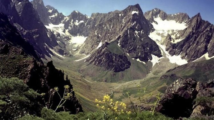 Türk bir komutan uçurumdan düşerek hayatını kaybetti