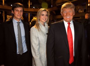 Ivanka ve Jared, özel haham izni ile Air Force One uçağına bindiler