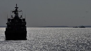 İran savaş gemileri Aden Körfezi'nde