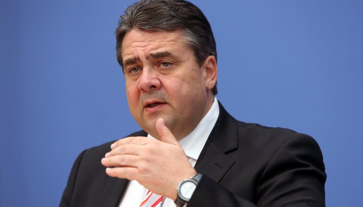 Sigmar Gabriel: Katar krizi savaşa dönüşebilir