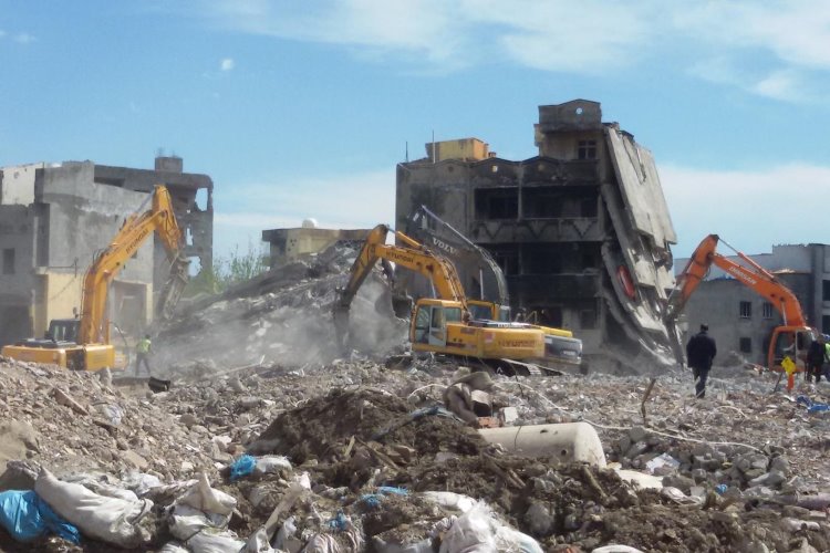 Şırnak'ta sağlam evler için de yıkma kararı verildi