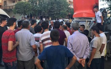 Urfa'da DEDAŞ çalışanları rehin alındı