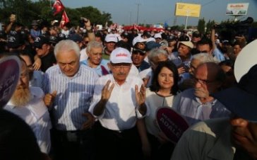 Adalet Yürüyüşü'ne katılan HDP  Kılıçdaroğlu ile yürüdü