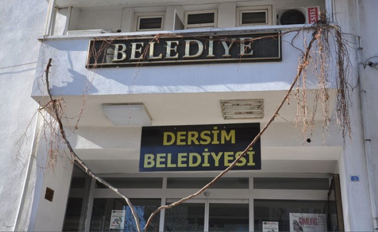 Kayyım, Dersim tabelasını indirdi Tunceli tabelasını astırdı