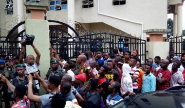 Kilisede silahlı saldırı: 8 ölü, 18 yaralı