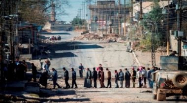 Binlerce IŞİD'li ve aileleri Peşmerge'ye teslim oluyor