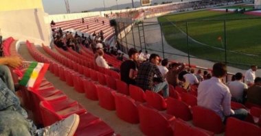 'Referanduma hayır' mitinginde stadyum boş kaldı