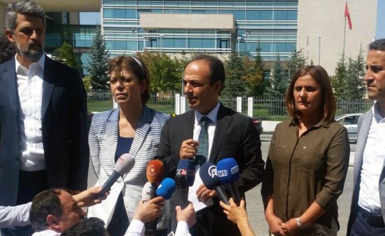 HDP heyeti Anayasa Mahkemesi başkanıyla görüştü