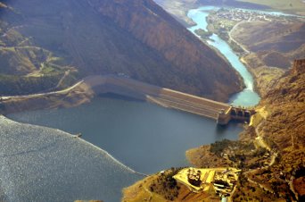 Derbendihan Kaymakamlığı; Baraj hasar gördü, halk evlerini terk etmeli