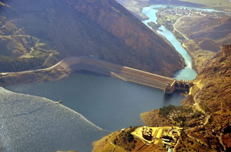 Derbendihan Kaymakamlığı; Baraj hasar gördü, halk evlerini terk etmeli