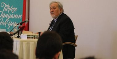İlber Ortaylı: Türkler çok eğitimli cahil bir millet