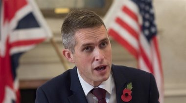 İngiltere Savunma Bakanı: Rusya çekip gitsin ve çenesini kapasın