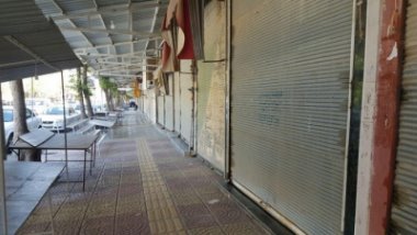 Doğu Kürdistan’da halk İran rejimini protesto ediyor,Kürdistan’ın birçok kentinde esnaf yine kepenk açmadı 