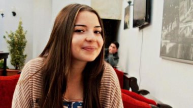 Atanamayan genç öğretmen intihar etti