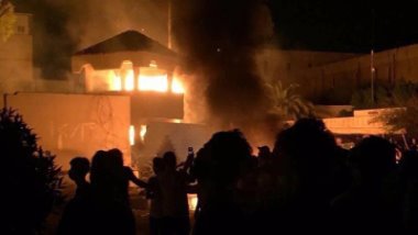 Basra’da valilik binası göstericiler tarafından ateşe verildi