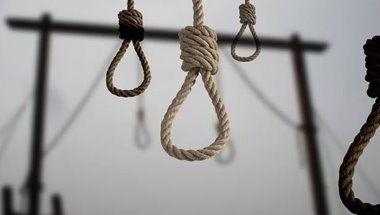 İran rejimi 3 Kürt genci daha idam etti