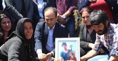 Kemal Kurkut'un polis tarafından öldürdüğünü görüntüleyen gazeteci dahil 90 kişi gözaltına alındı!