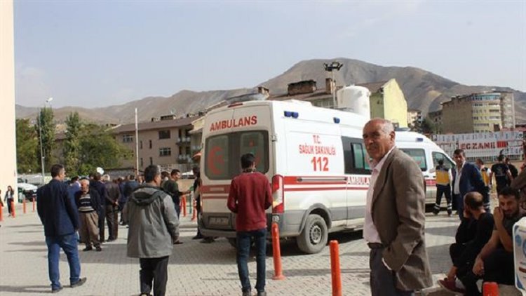 Hakkari’de feci kaza: Ölü ve yaralılar var