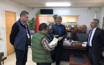 Kürt parlamenter dört yıllık maaşını bağışladı