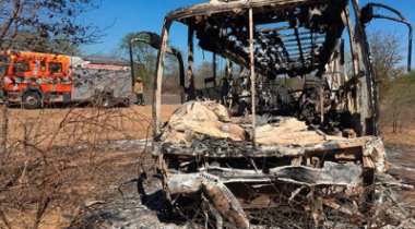 Yolcu otobüsünde patlama: 42 ölü