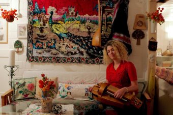 Fransız sanatçı Eleonore Fourniau,Dengbêj Şakiro ve Mihemed Arif Cizîrî'nin sesi beni derinden etkiliyor