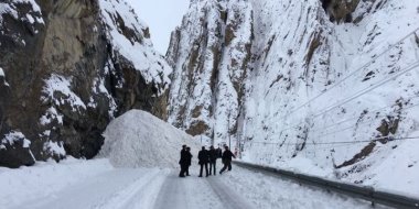 Hakkari'de askerlerin üzerine çığ düştü