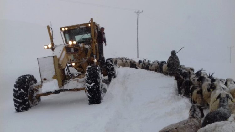 Kürdistan'da 4 ilde yollar kapandı