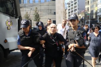 PEN, 2019 Ödülü’nü Cumartesi Anneleri’ne verdi 