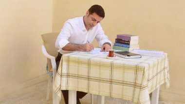 Demirtaş'a ödül vermeye geldiler: Türkiye'ye alınmadılar