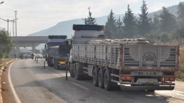 Menbiç'e çimento sevkiyatı PKK gerekçesiyle engellendi