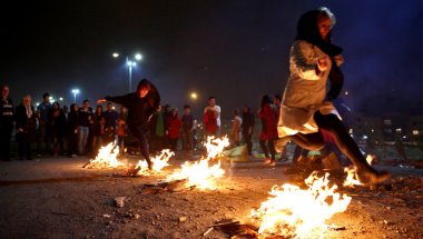 Efrin'de halk Newroz yasağını dinlemedi