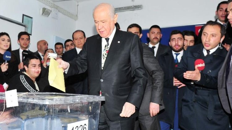 MHP Lideri Bahçeli oyunu kullandı: Sosyal medya çalkalandı