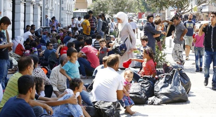 Ümit Özdağ: Erdoğan, Suriyelileri neden Türkiye’de tutmak istiyor?