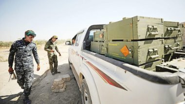 YPG silah depolarını boşaltıyor