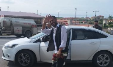 Kürt yönetmen tahliye edildi