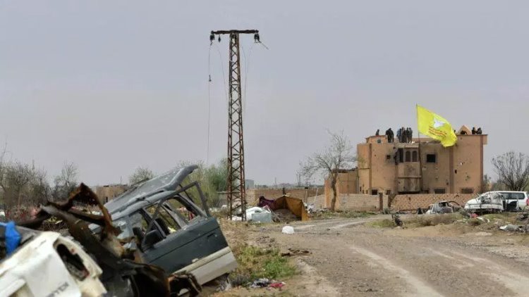 Deyrezzor'da YPG merkezine bombalı saldırı