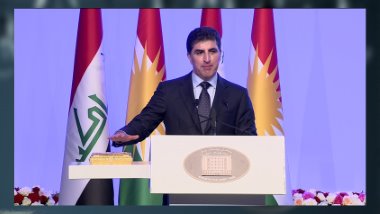 Kürdistan'ın yeni Başkanı Neçirvan Barzani: Kur'an-ı Kerim'e el basarak yemin içti