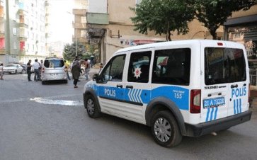 Diyarbakır’da; Boğazından bıçaklanan çocuk yaşamını yitirdi