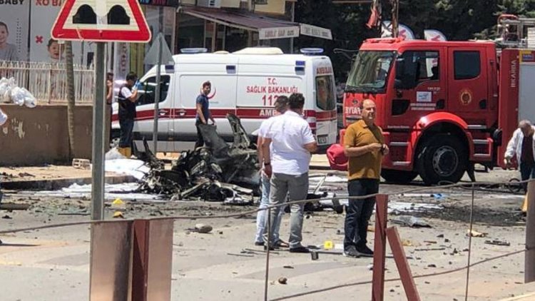 Reyhanlı'da bombalı araç patlaması: 2 kişi öldü