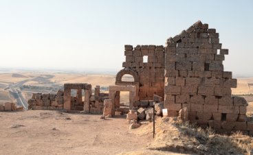 Koray Avcı, ‘Kürdistan bayrağını indirmezseniz şarkı söylemem’ iddialarına yanıt verdi