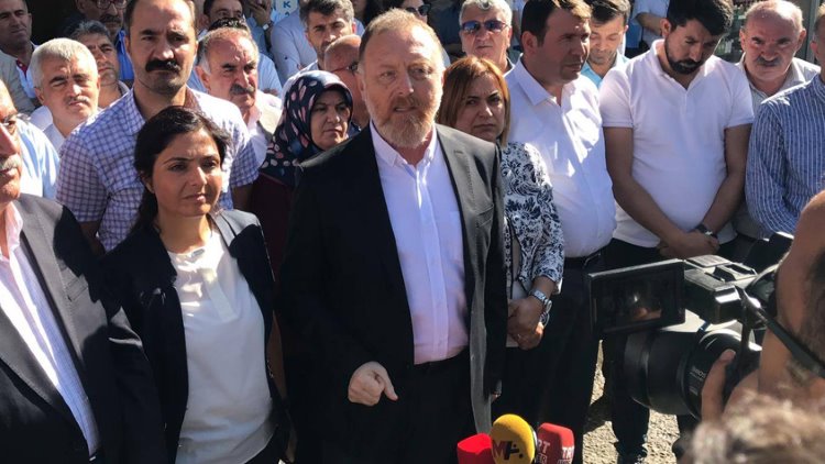 Sezai Temelli'ye, Diyarbakır'da 'Ortak Vatan' tepkisi: Burası Kürdistan!