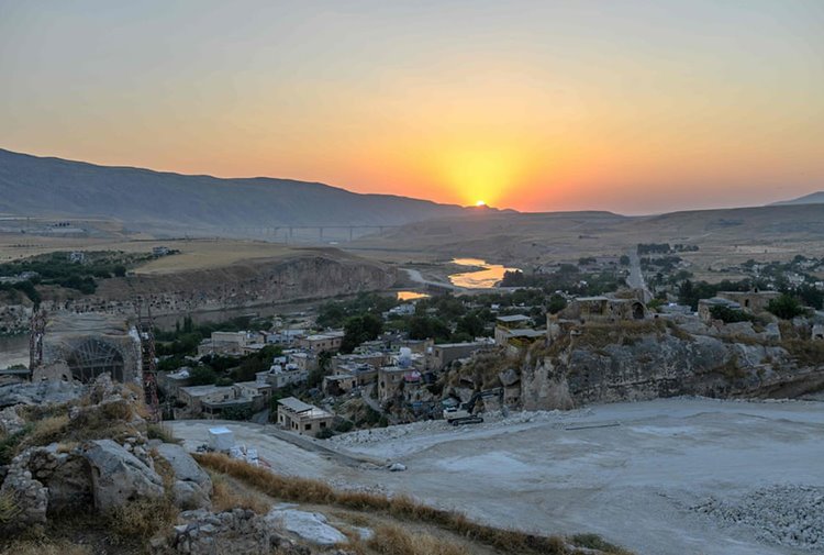 Economist dergisi, Tarihi sular altında bırakmak başlıklı bir makaleyle, 12 bin yıllık tarihe sahip Hasankeyf’i sayfalarına taşıdı