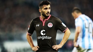 Almanya'da Operasyona destek veren futbolcu kadro dışı bırakıldı 