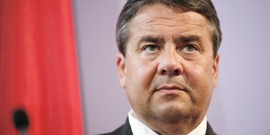 Almanya eski Dışişleri Bakanı: En iyi müttefikimiz Kürtleri kullandık