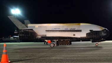 ABD'nin iki yıldır 'çok gizli' görevdeki gizemli uçağı döndü